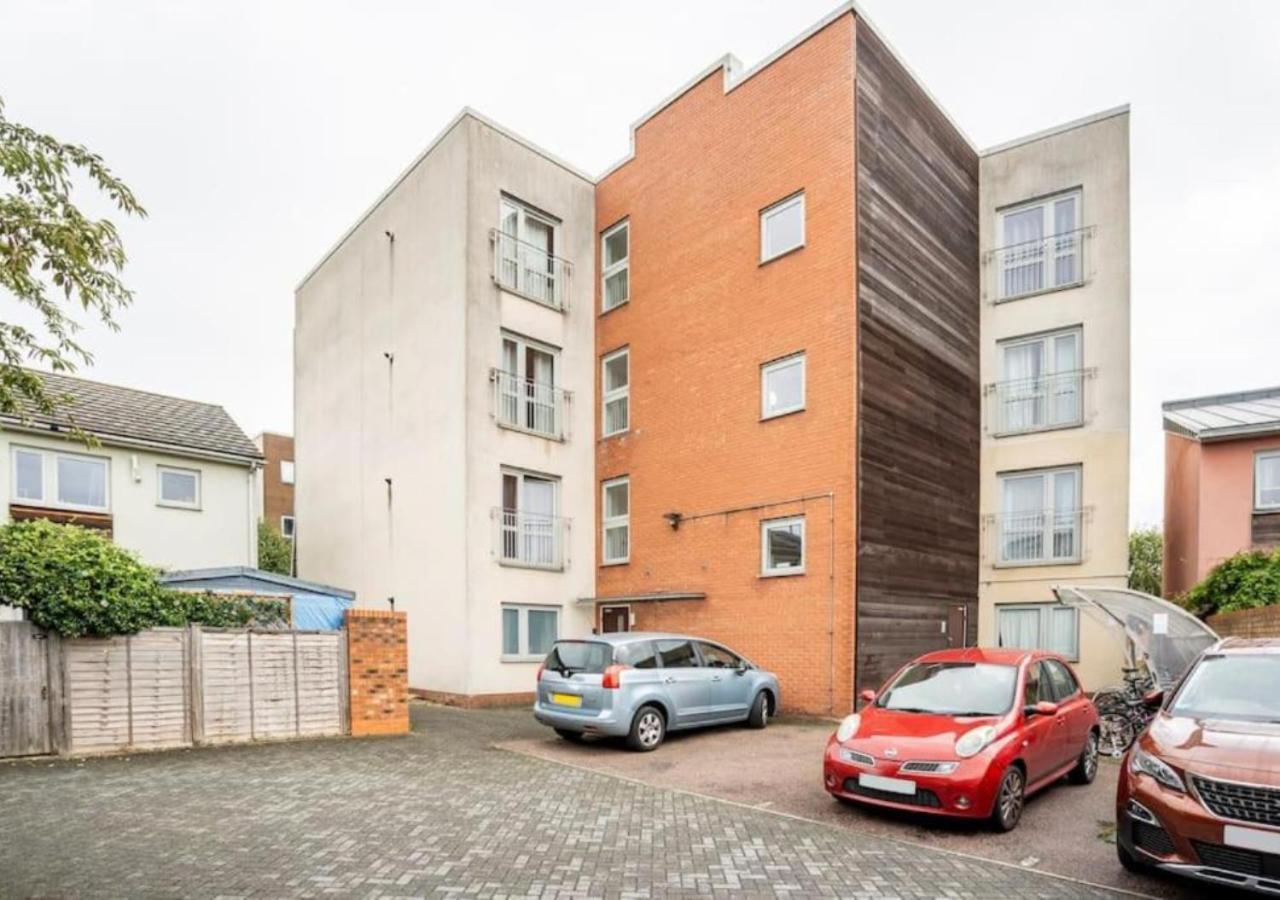 The Dartford Lodge - Free Parking エクステリア 写真